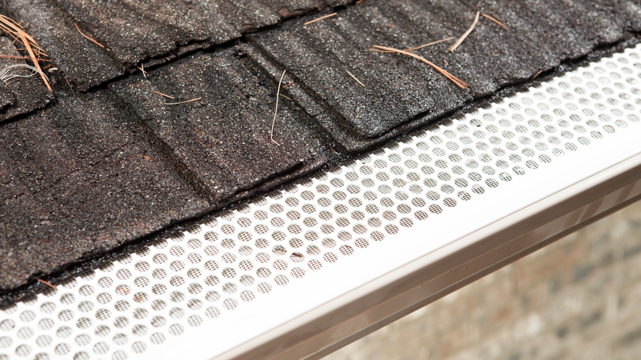 LeafFilter vs. LeafGuard: The Best Gutter Guards | Gutter Masters